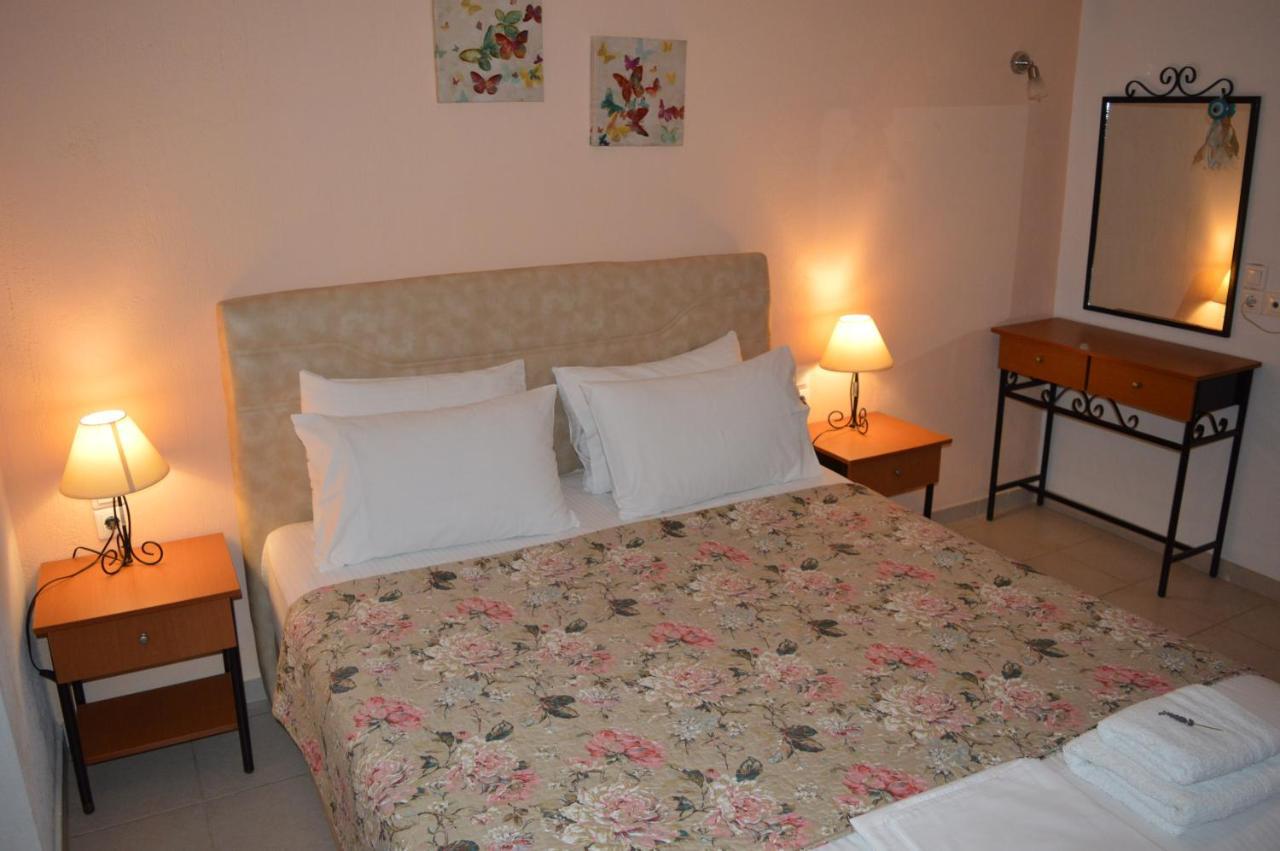 Remvi Apartments Skopelos Town Exterior photo