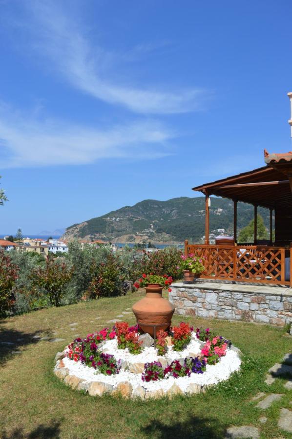 Remvi Apartments Skopelos Town Exterior photo