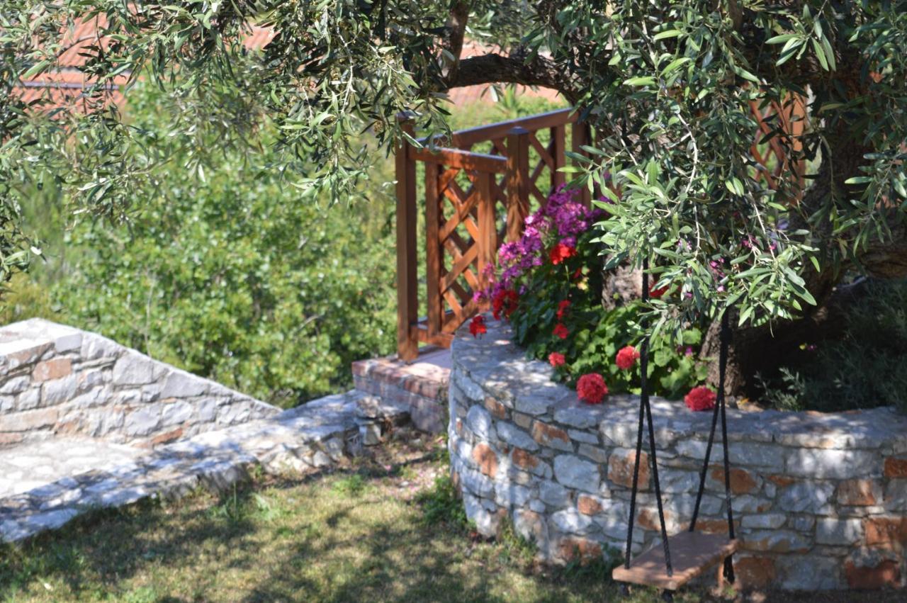 Remvi Apartments Skopelos Town Exterior photo