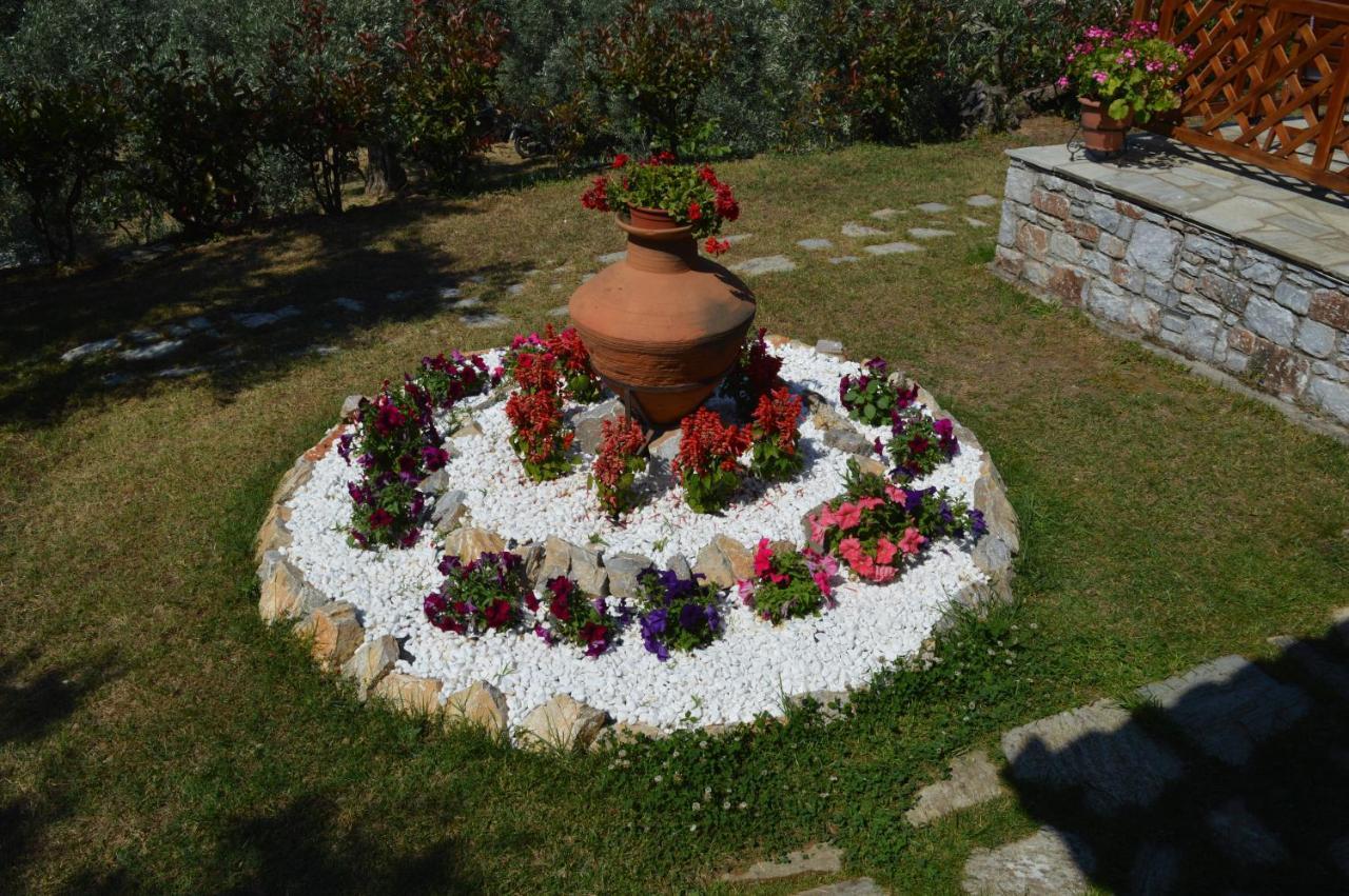 Remvi Apartments Skopelos Town Exterior photo