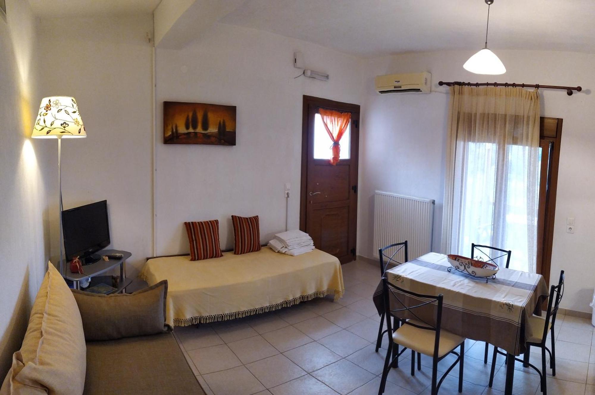 Remvi Apartments Skopelos Town Room photo