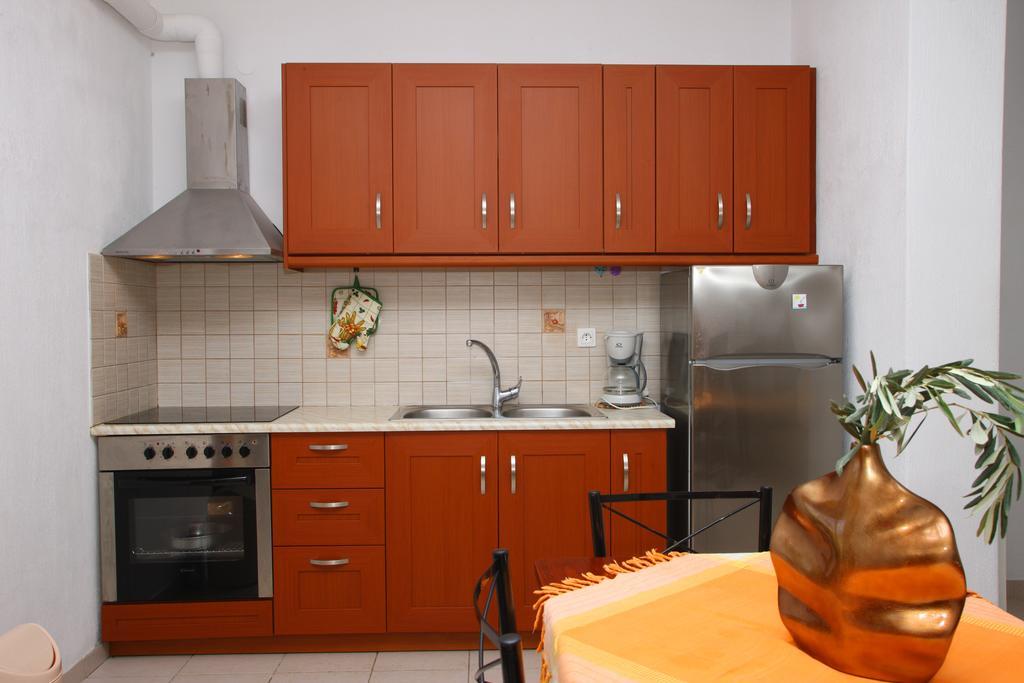 Remvi Apartments Skopelos Town Exterior photo