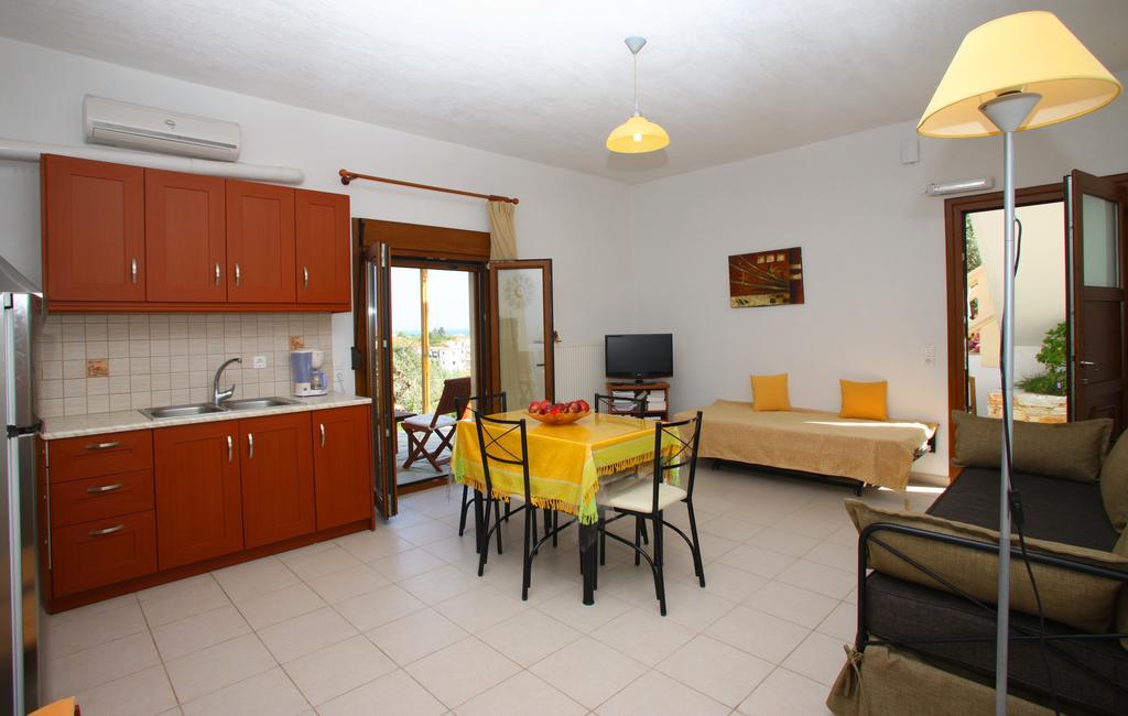 Remvi Apartments Skopelos Town Exterior photo